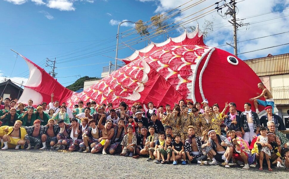 愛知県の豊浜漁港に伝わる奇祭鯛まつり