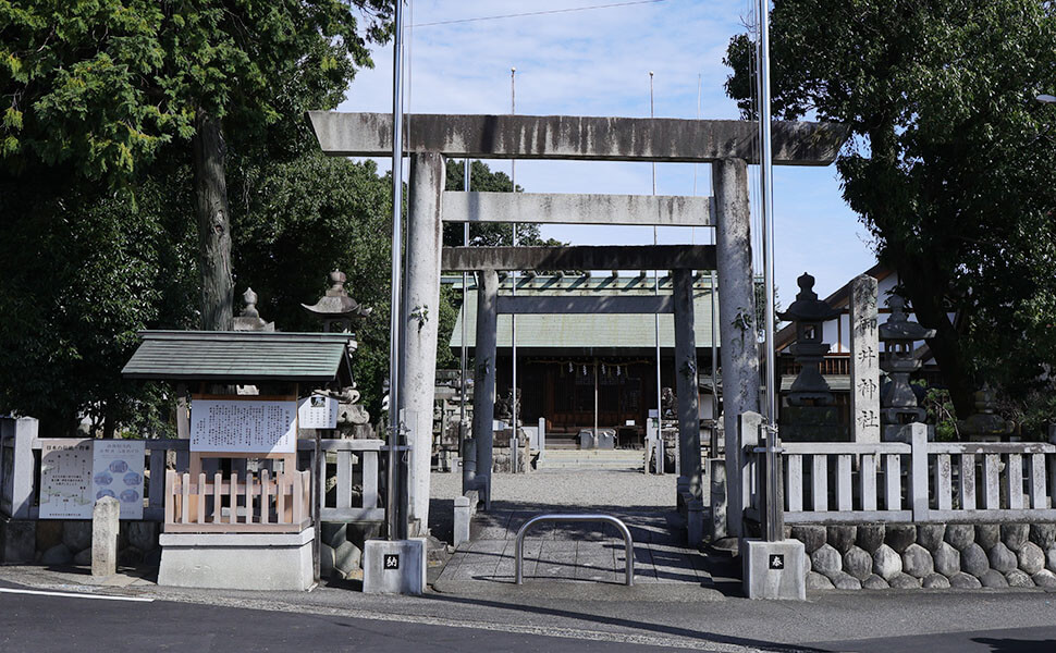 御井神社の境内