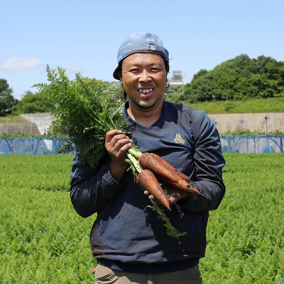 生産者の各務原市園芸振興会にんじん部会伊藤尚宏さん