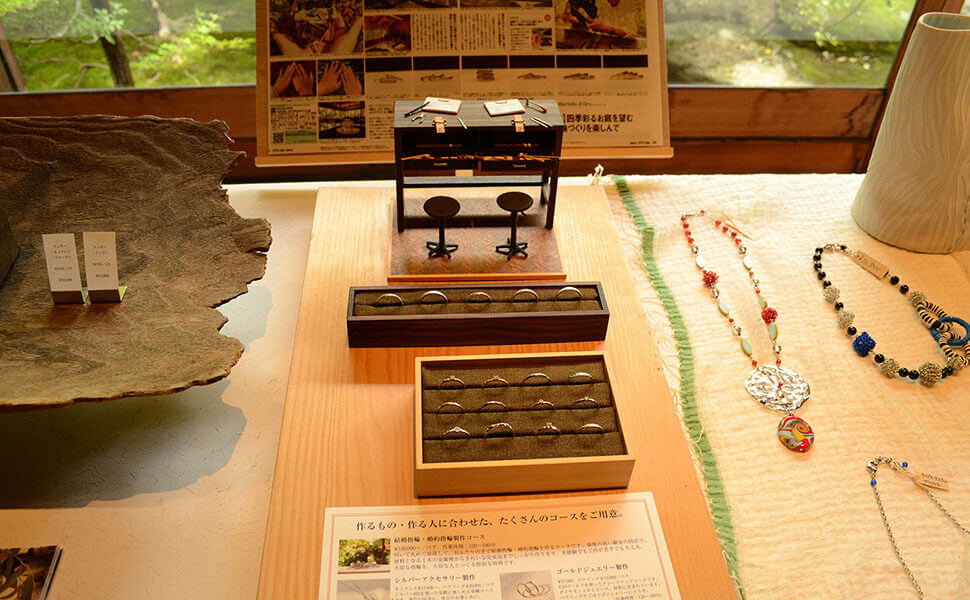 自分で作る彫金体験も